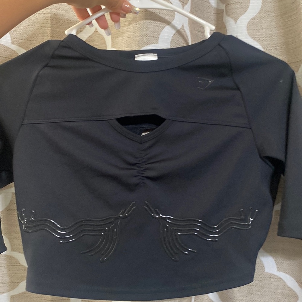 Gymshark workout cropped top! Size medium open back
